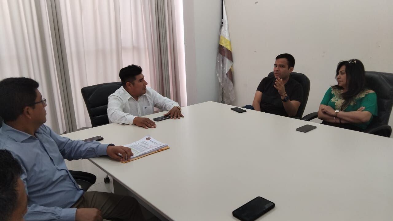 Joseph Cubas y Juan Carranza se reunieron en la central de monitoreo de El Porvenir.
