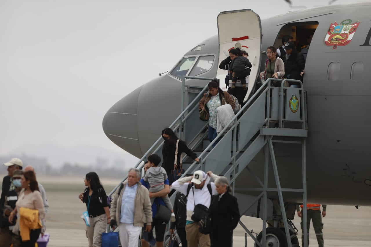 Los 25 ciudadanos llegaron junto con la comitiva encabezada por la presidenta de la república, Dina Boluarte. Fotos: Julio Reaño/@Photo.gec