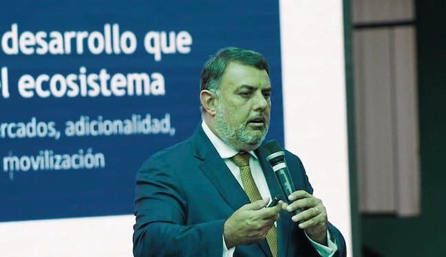 El presidente de Cofide, Jorge Velarde estuvo en la Ciudad Blanca. (FOTO: Alvaro Figueroa)