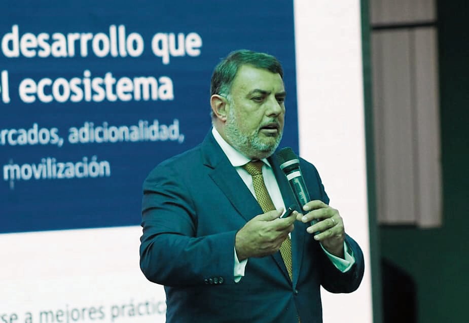 El presidente de Cofide, Jorge Velarde estuvo en la Ciudad Blanca. (FOTO: Alvaro Figueroa)