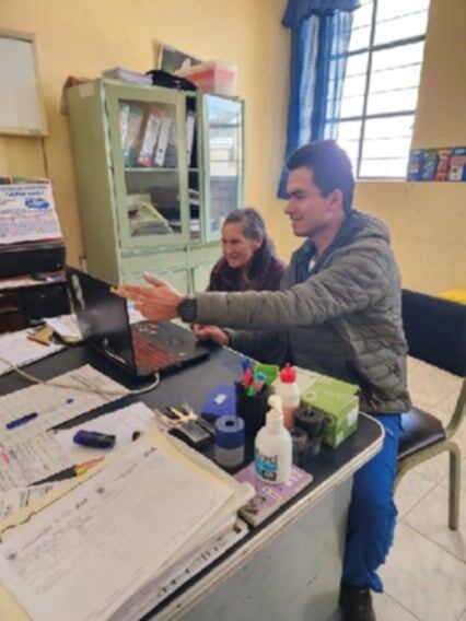 Más de 260 centros de salud cuentan con equipos tecnológicos e internet para llevar salud a distancia, hasta el rincón más alejado de la región.