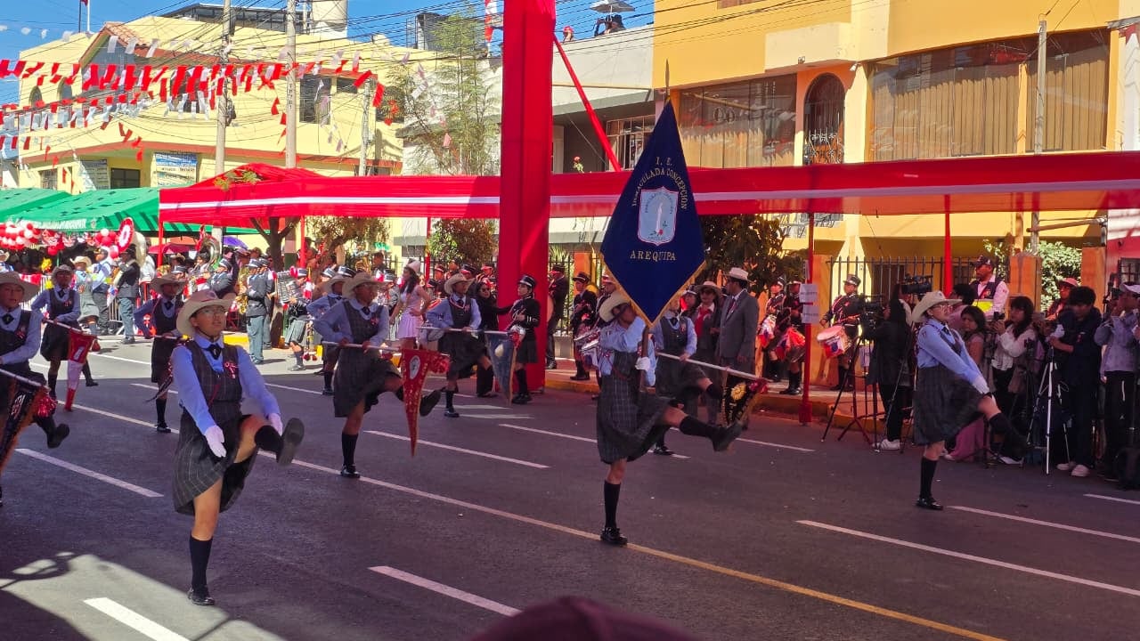 I.E. Inmaculada Concepsión en el desfile escolar Campeón de Campeones de la Ugel Arequipa Sur. (Foto: Yunsu Pariapaza/@photo.gec)