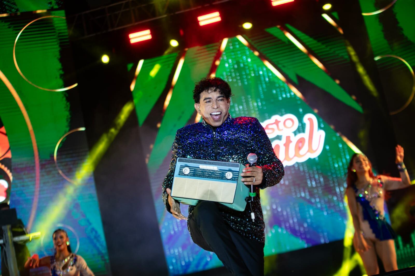 Ernesto Pimentel en concierto por sus 30 años