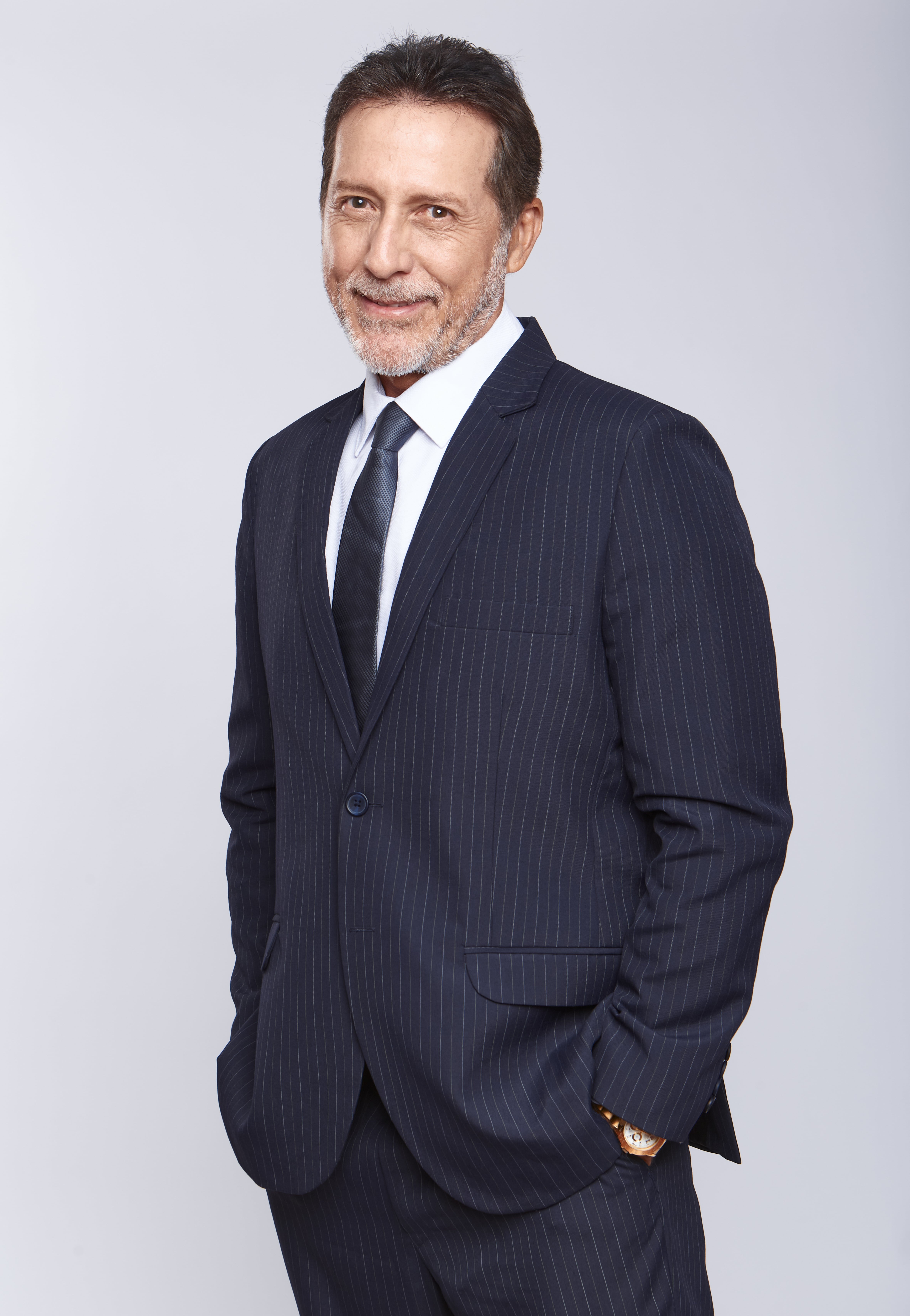 "El tema es que si quieres dedicarte a la actuación tienes que prepararte, no se sostiene un protagónico solamente con una cara bonita, necesitas un respaldo y una verdad que te da la actuación", dice Martin..