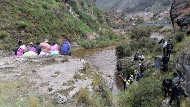 Equipo especial de búsqueda en alta montaña interviene por caso de dos adolescentes desaparecidos en Huancavelica