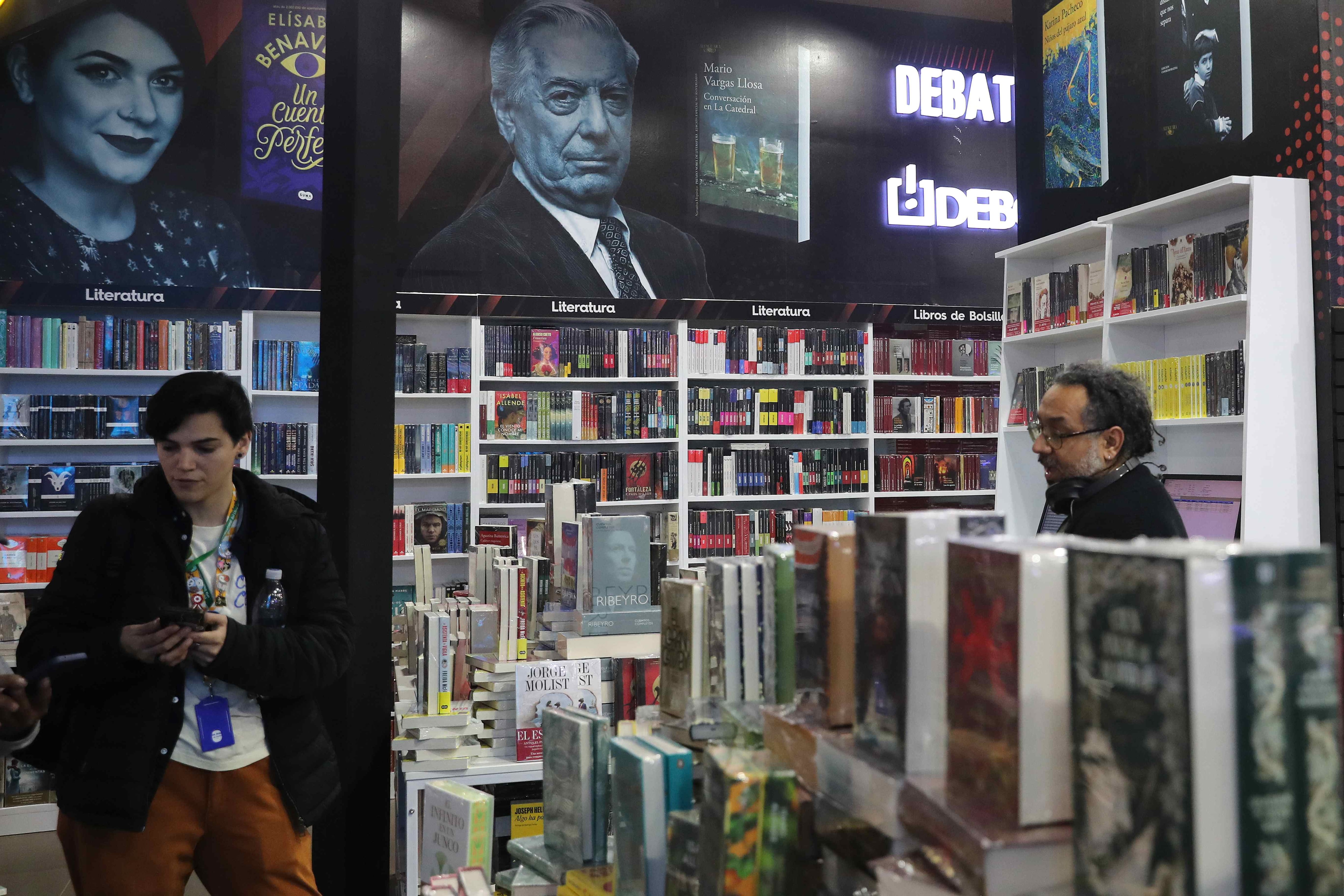 La feria del libro más importante del Perú cambia de sede y refuerza su propuesta cultural para públicos diversos.