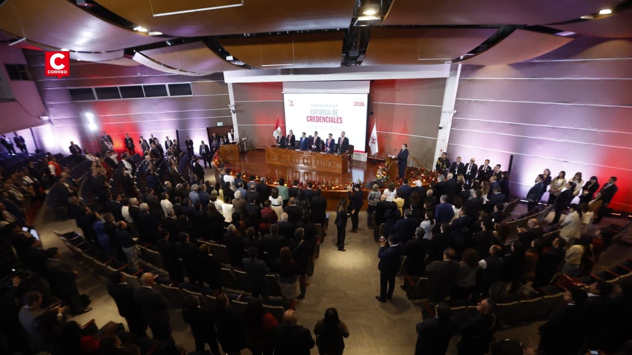 Con la entrega de hoy y la de diputados mañana, se completa el trámite previo a la instalación del nuevo Congreso. (Fotos: César Campos/@photp.gec)