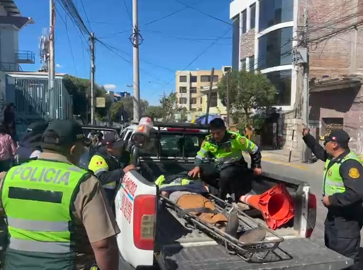 Elector sufrió aparatosa caída al acudir a votar en Cayma