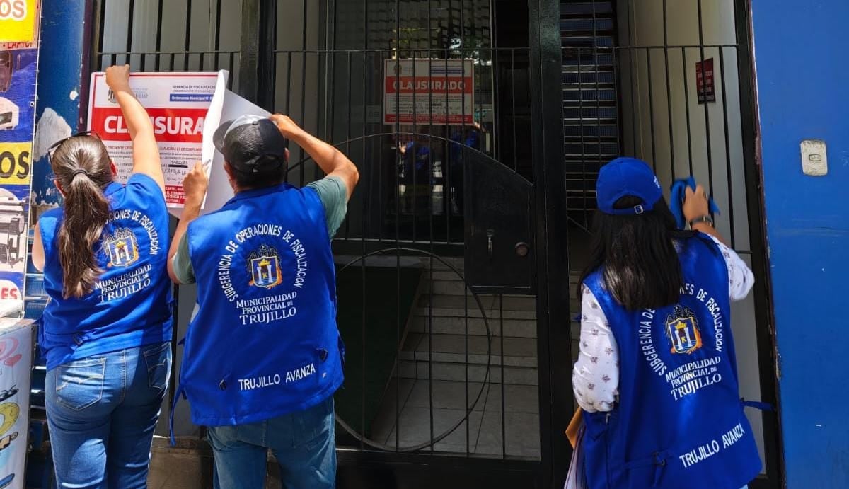 No tenían licencias de funcionamiento, ni certificados de Inspección Técnica de Seguridad en Edificaciones (ITSE), por lo que fueron cerradas por 30 días.