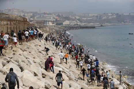 Ola de migrantes en España: Desde Marruecos hacia la frontera con Ceuta