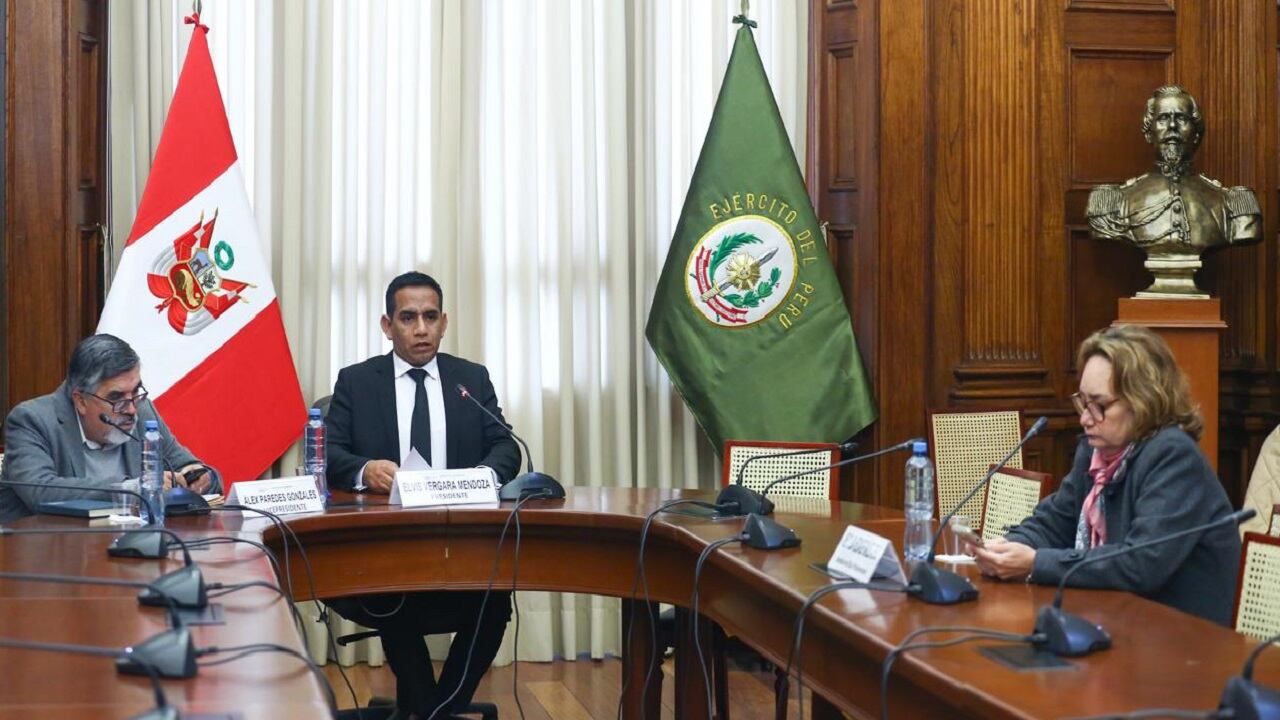 Comisión de Ética Parlamentaria.