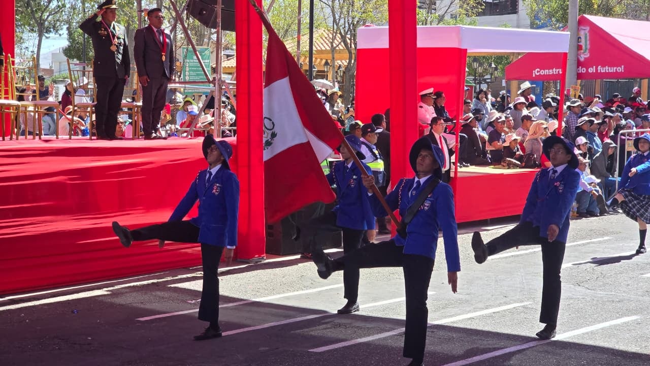 Desfile cívico escolar en Cayma (Arequipa) por el 205 Aniversario de la Independencia del Perú. (Foto: Yunsu Pariapaza/@photo.gec)