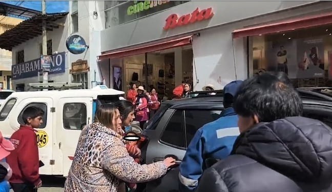 Pequeño fue atropellado por un camión compactador de basura de la municipalidad.