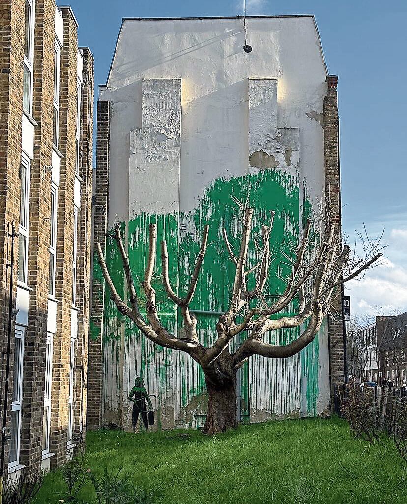 Vecinos de la zona se mostraron “encantados” con que el renombrado grafitero haya decidido usar un muro en su localidad