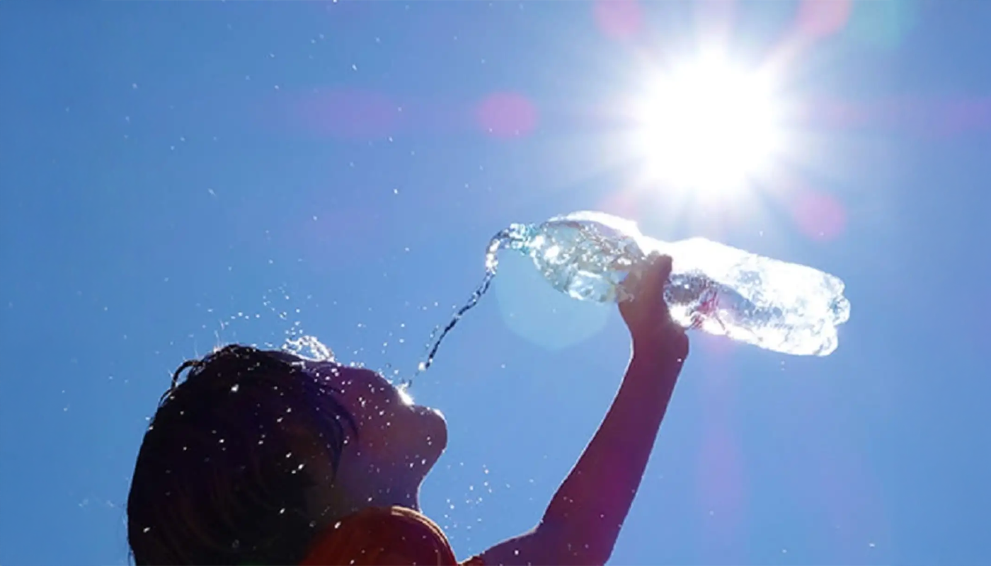 El aviso meteorológico establece tres rangos térmicos en el departamento. Autoridades recomiendan evitar el sol y reforzar la hidratación. (Foto referencial: Andina)