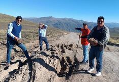 Arequipa: Profesores arreglan carreteras en Caylloma