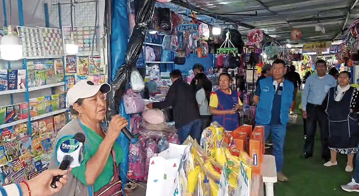 Esperan la visita de los arequipeños en la feria escolar. Foto: GEC.