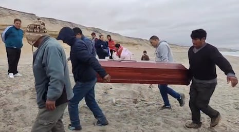 Tragedia en playa de Ilo al ahogarse dos varones que disfrutaban un día familiar