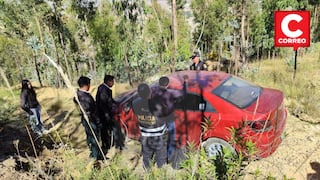 En zona desolada del cerro Ocopilla ubican auto robado en pleno centro de Huancayo
