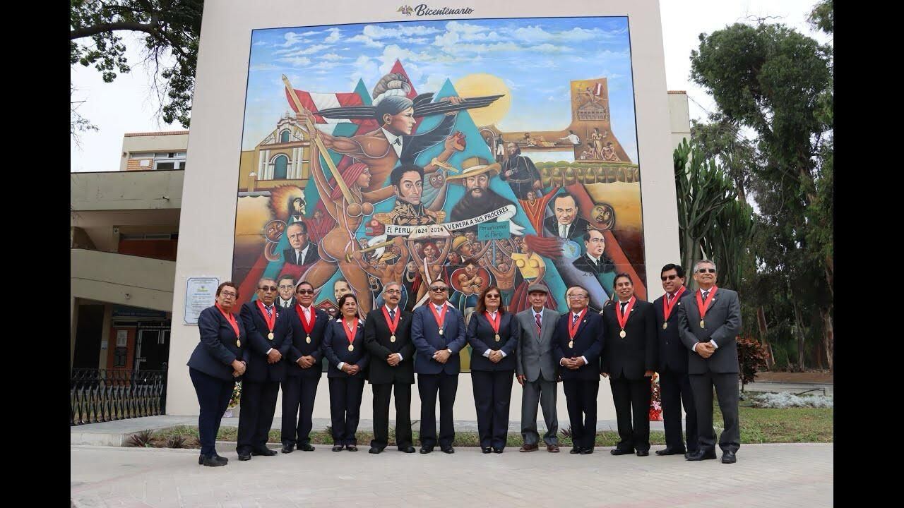 El abogado Carlos Calderón dice que habría “incurrido en proselitismo ideológico marxista”, lo que “sería una falta muy grave” que merece sanción.