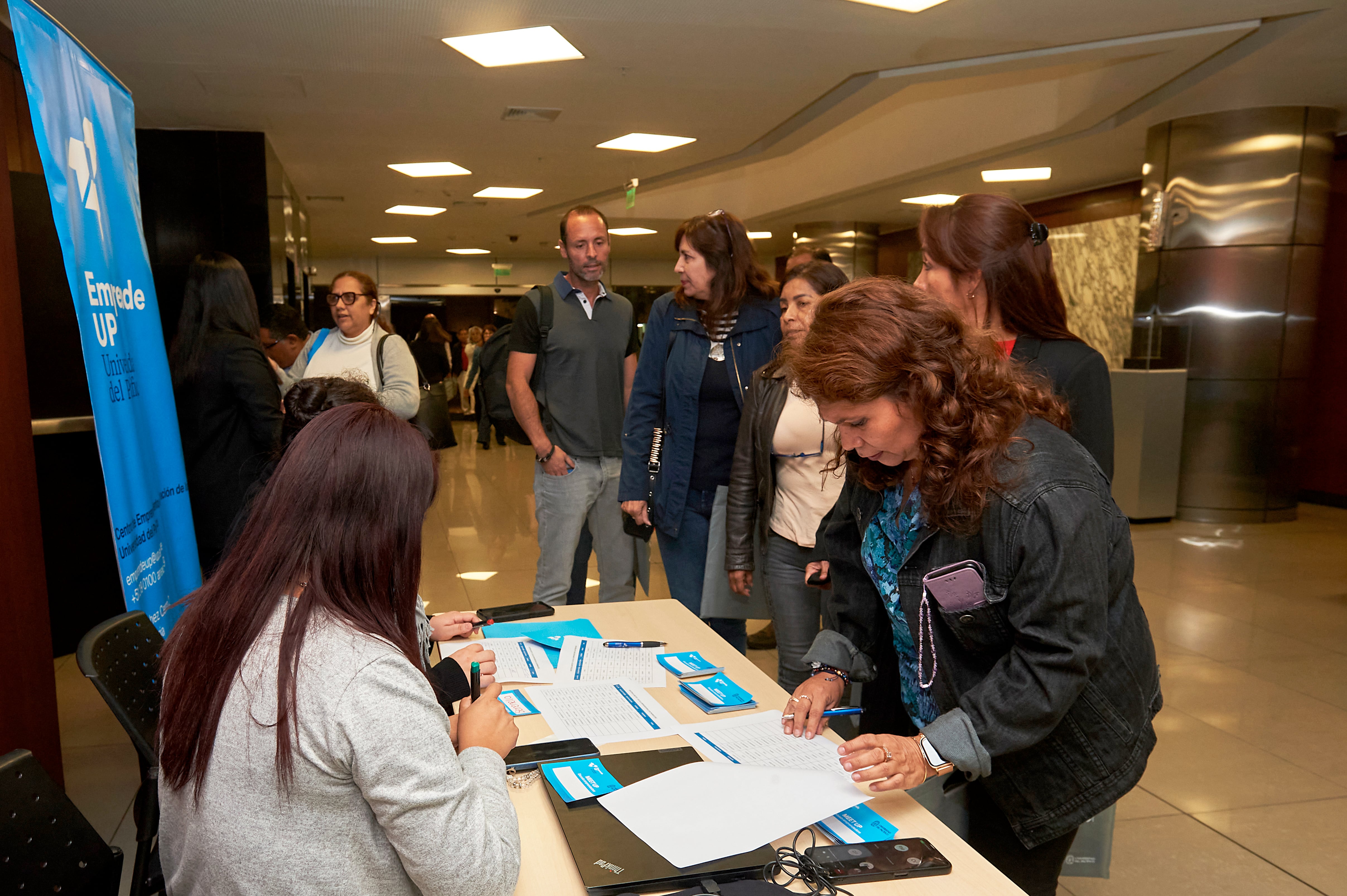 Los finalistas y ganadores podrán acceder a un financiamiento monetario y no monetario de más de S/50,000 para utilizarlo como capital de trabajo en sus emprendimientos.