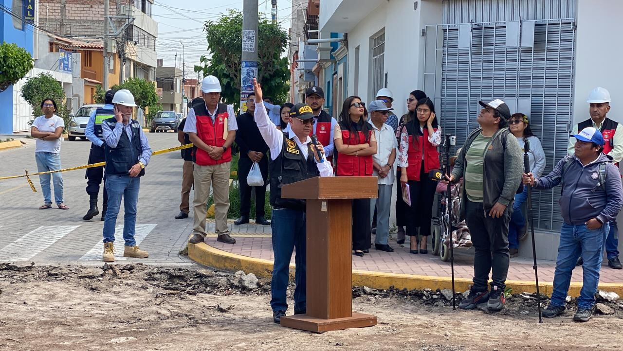 Alcalde de Miraflores, Germán Torres, invoca a vecinos a no alquilar viviendas a extranjeros y nacionales de mal vivir. Foto: GEC.