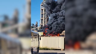 Arequipa: Incendio consumió almacén de empresa Cemento Yura por más de tres horas (VIDEO)