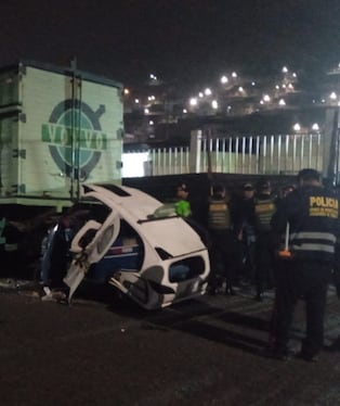 Mototaxi se estrelló contra camión estacionado y conductor murió por lesiones graves