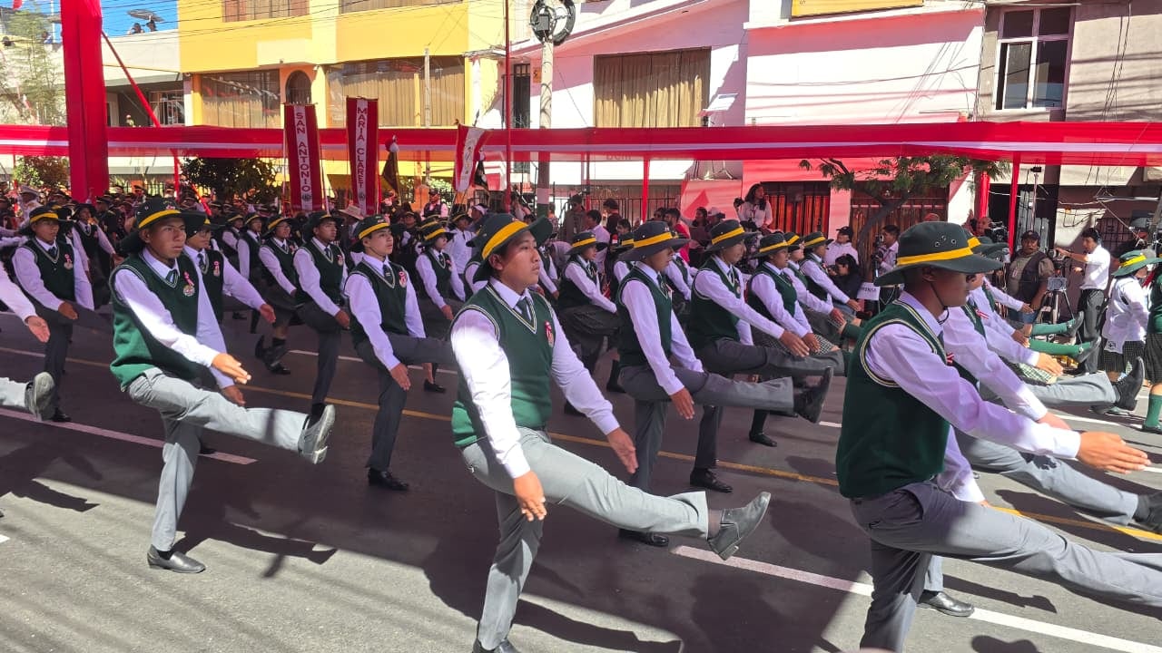 Desfile escolar Campeón de Campeones de la Ugel Arequipa Sur. (Foto: Yunsu Pariapaza/@photo.gec)