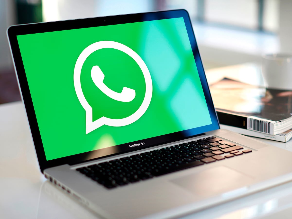 La nueva función permite participar en llamadas de voz y video desde el navegador de una computadora, sin instalar la aplicación ni registrarse. Las conversaciones son gratuitas, no tienen límite de tiempo y requieren autorización del anfitrión. (Foto: Mockup)