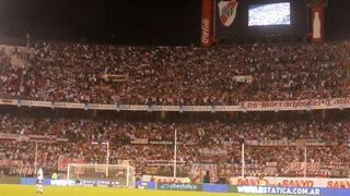 Hincha del River Plate muere tras caer de tribuna