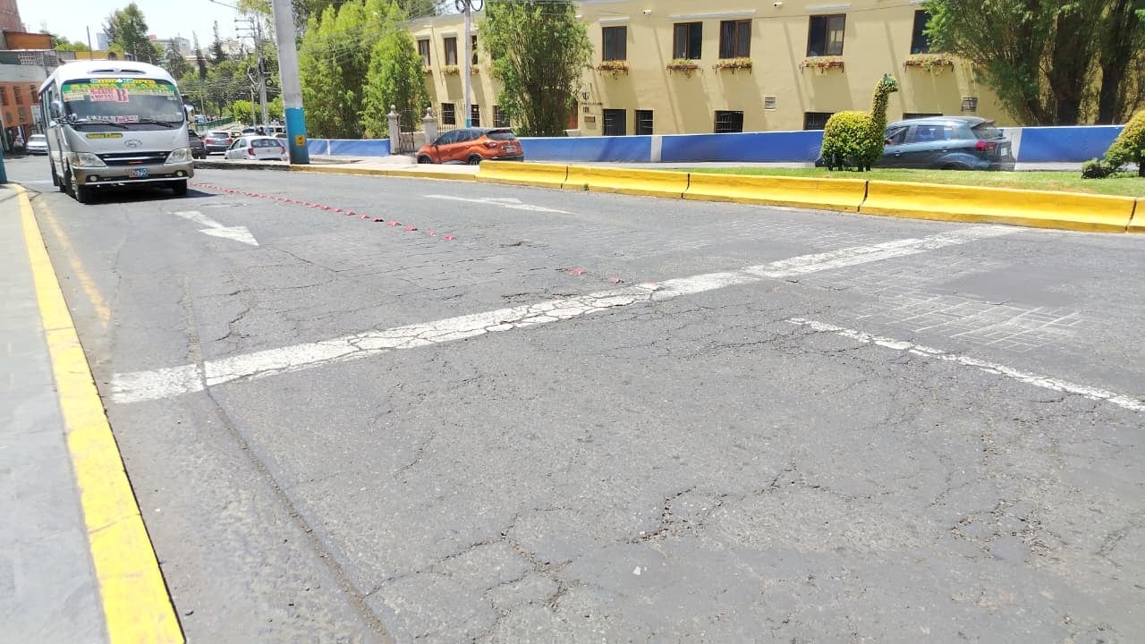 Avenida Juan de la Torre, en el Cercado de Arequipa. Foto: Álvaro Figueroa.