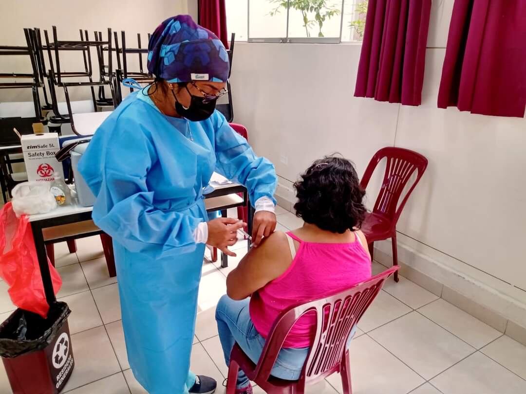 Dirección Regional de Salud de Piura realiza campaña de vacunación contra la COVID-19
