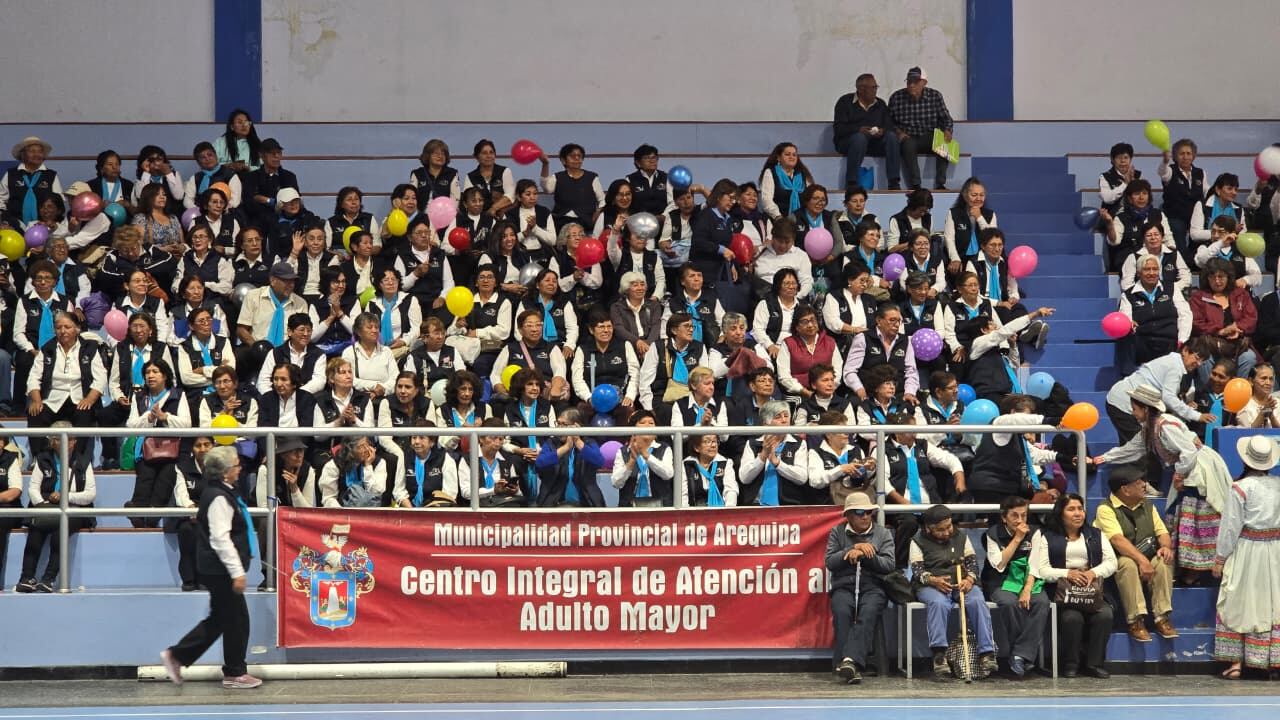 Adultos mayores del Cercado de Arequipa fueron agasajados en su día por la Municipalidad de Arequipa. Foto: GEC.