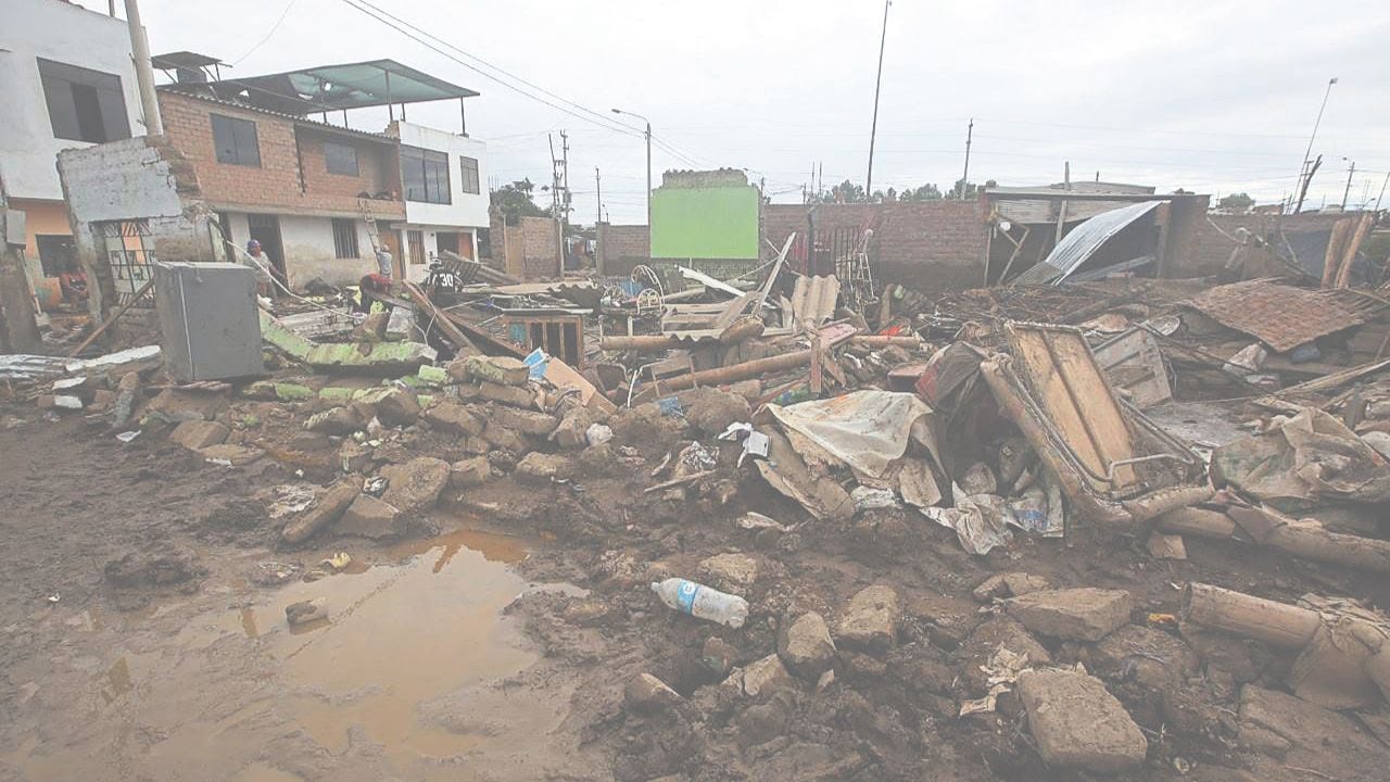 Especialista del Centro de Monitoreo y Gestión de Riesgos RIMAC precisó también que se han detectado 144 puntos críticos que ante las precipitaciones por el fenómeno El Niño pueden generar desbordes e inundaciones. Urge ejecutar trabajos de mitigación en los siguientes meses en Virú, Chao, Cascas y Chicama.