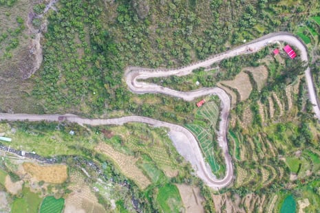 Asfaltan 3.7 kilómetros de trocha para llegar a complejo arqueológico en Cusco