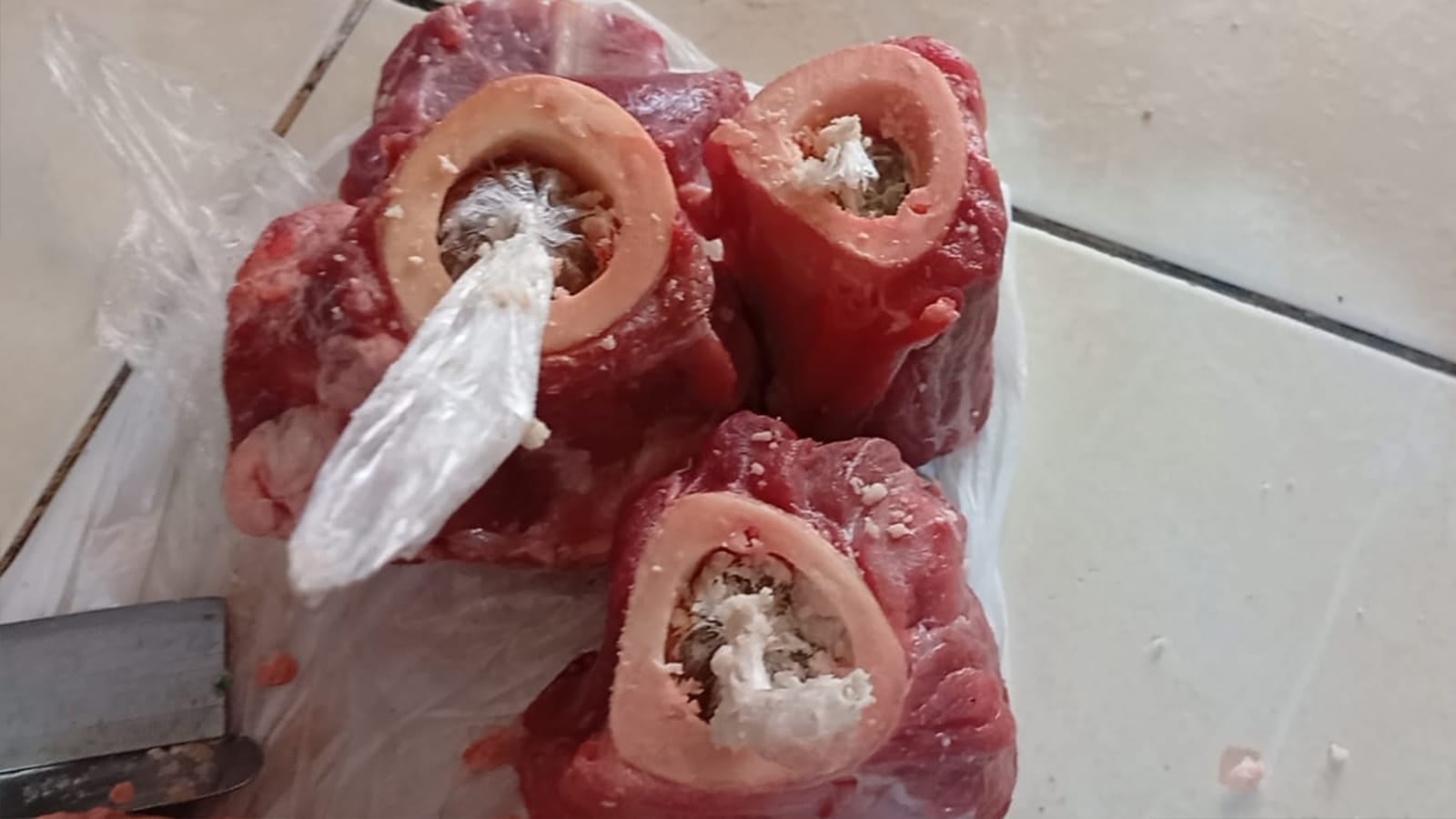 Mujer pretendía ingresar marihuana en trozos de carne a penal de Camaná (Foto: INPE)