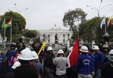 Reinfo: Mineros informales continúan frente al Congreso a la espera de la decisión del Pleno