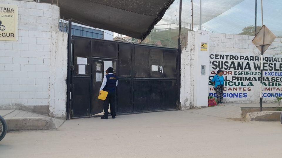 Días atrás circuló una fotografía donde se observaría al ex promotor del colegio Susana Wesley besando a una escolar de este centro educativo ubicado en Piura