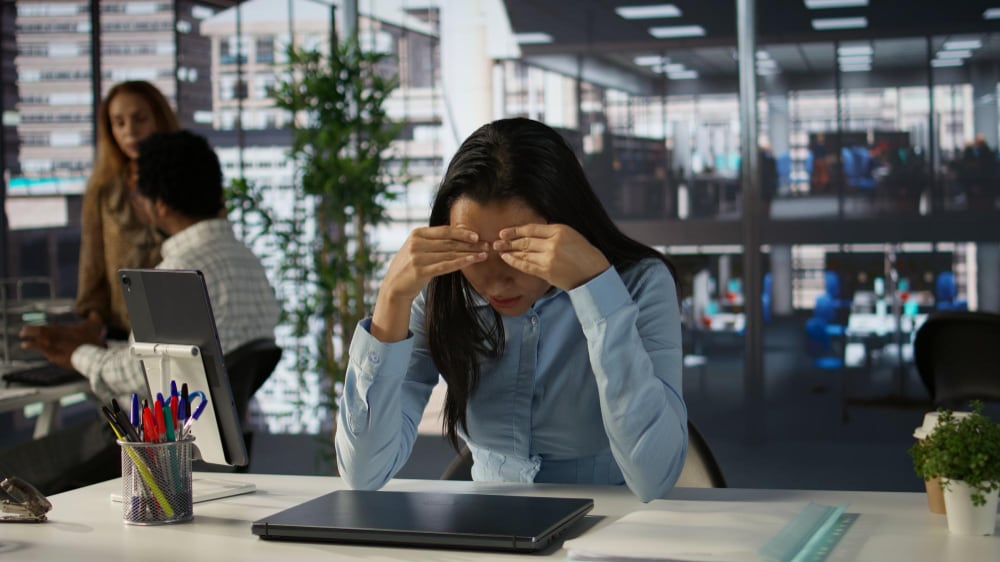 El indicador de estrés laboral en Perú supera los porcentajes de América Latina y el Caribe (43%) y del mundo (40%). Especialista advierte sobre las prioridades cambiantes, la falta de claridad en las funciones y los desafíos del liderazgo.