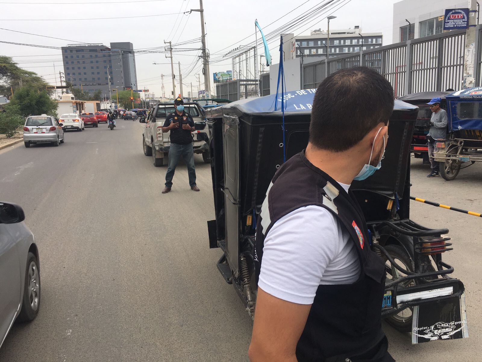 Propietarios de los vehículos menores tendrán que pagar una multa de 75 soles y por cochera