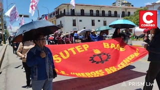 Maestros del Sutep paralizan labores y se movilizan en Huancayo