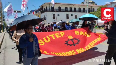 Maestros del Sutep paralizan labores y se movilizan en Huancayo