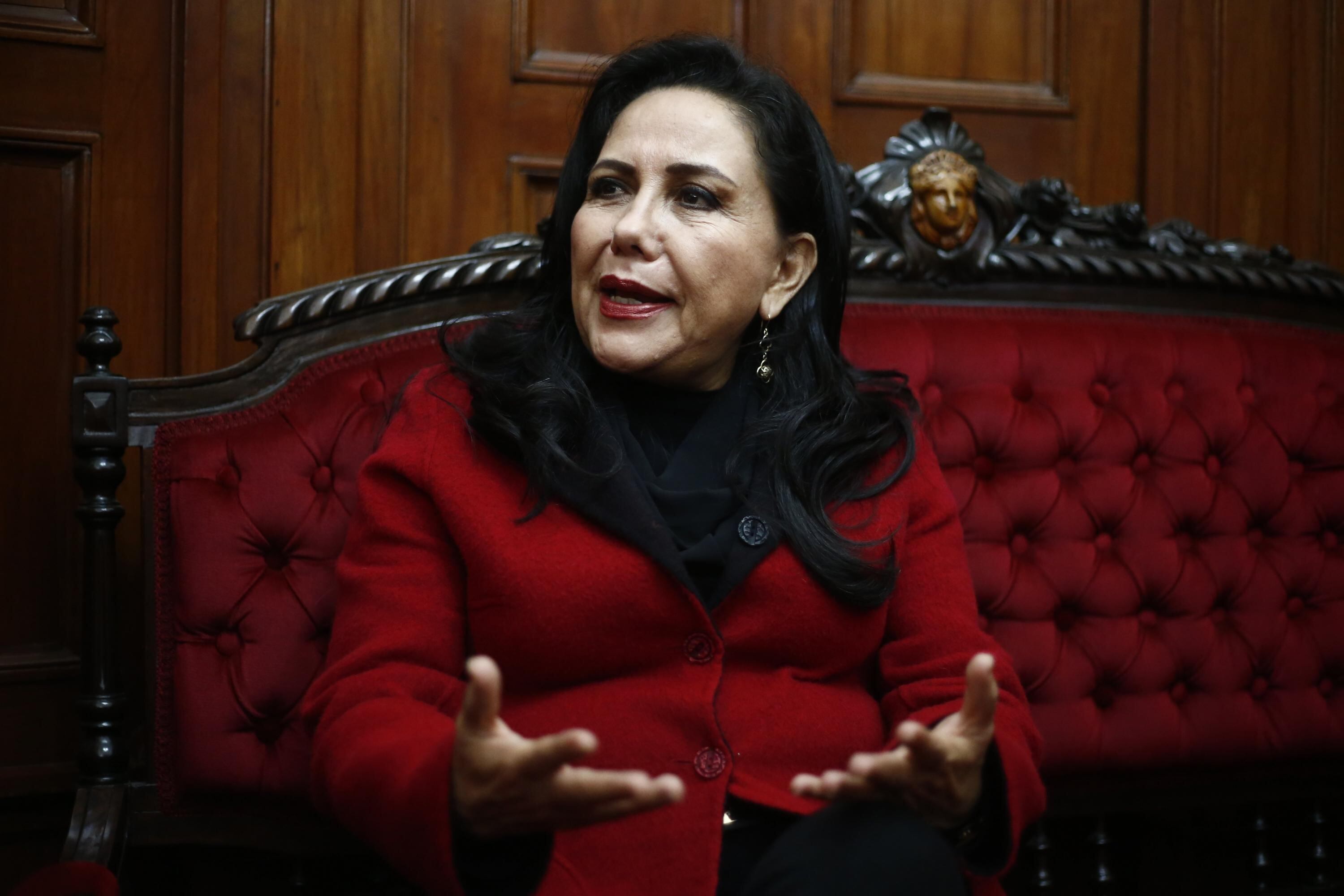 Gloria Montenegro recordó que Alan García evadió investigaciones al asilarse en Colombia. (Foto: USI)