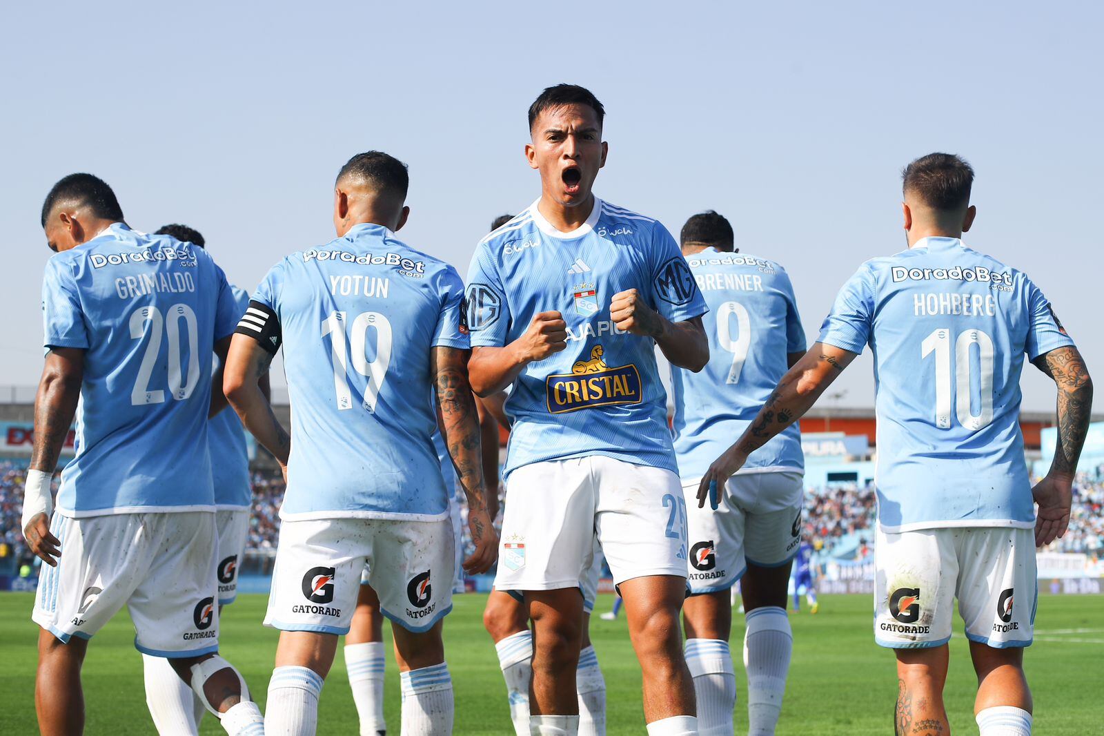 Sporting Cristal le gana 2-0 al Binacional. (Foto: Leonardo Fernández/@photo.gec)