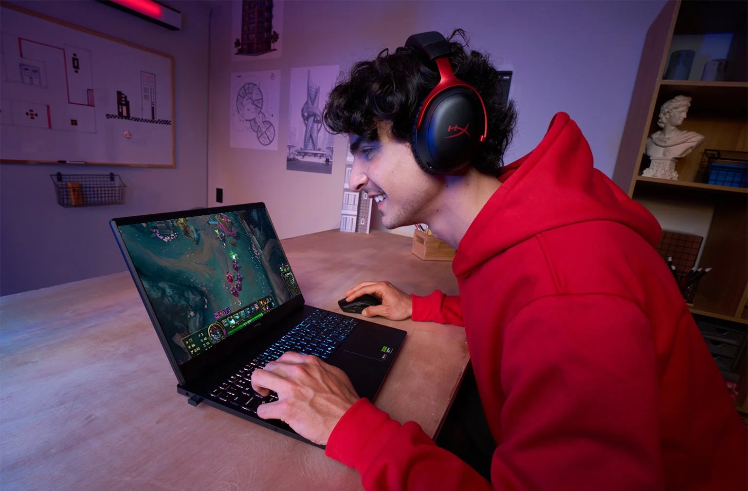 La nueva computadora portátil incorpora funciones de inteligencia artificial, pantalla de 165 Hz y sistema de refrigeración diseñado para videojuegos y tareas de alto rendimiento.