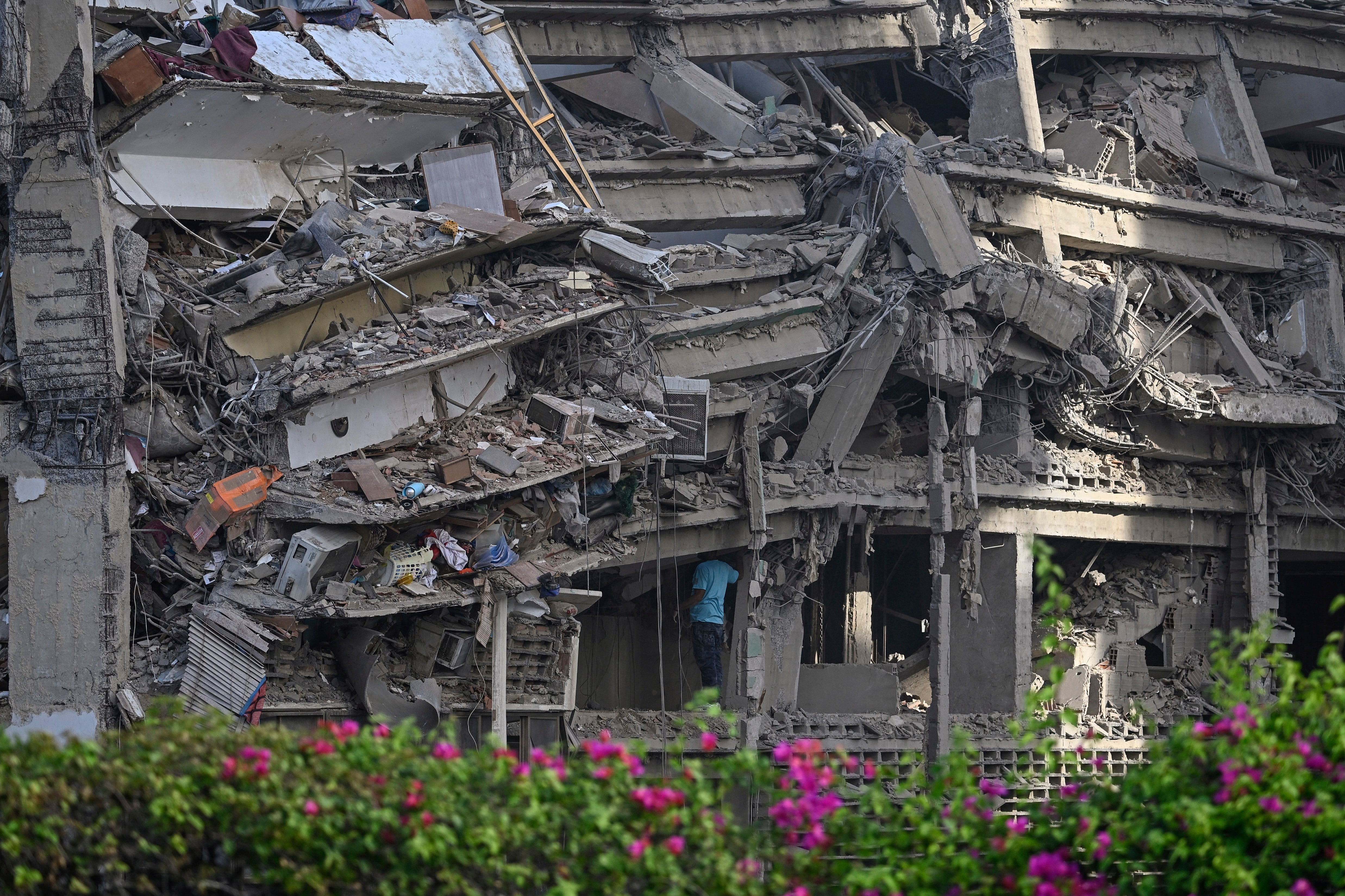 Gobiernos de América, Europa y Asia expresaron su solidaridad con Venezuela y anunciaron asistencia humanitaria, equipos de rescate y apoyo médico tras los terremotos que causaron decenas de víctimas y cientos de heridos. (Photo by Federico PARRA / AFP)