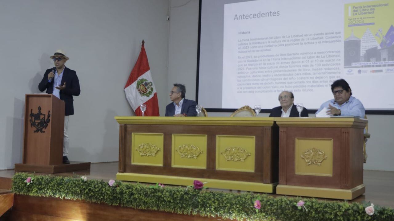 El novelista argentino Kike Ferrari será el gran invitado internacional. Decenas de autores nacionales y regionales, libros y actividades para toda la familia se desarrollarán durante diez días en la Plaza de Armas de Trujillo.