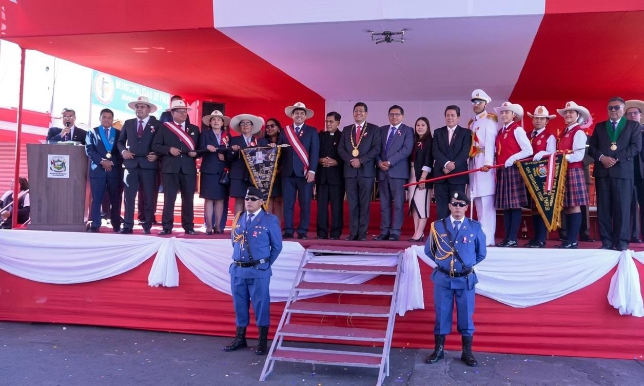 I. E. Paola Frassinetti en el desfile escolar Campeón de Campeones de la Ugel Arequipa Sur. (Foto: Yunsu Pariapaza/@photo.gec)