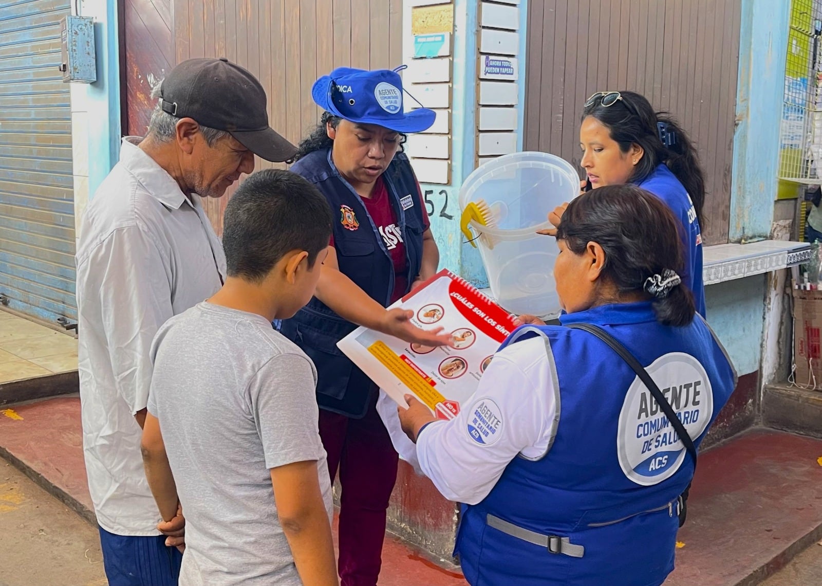 Iniciativa impulsada por la Gerencia Regional de Salud La Libertad en articulación con la municipalidad distrital viene brindando sesiones educativas de prevención frente al dengue.